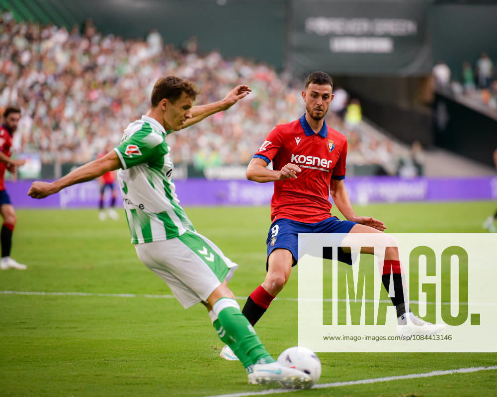 ESP LaLiga EA Sports Real Betis vs. CA Osasuna: Raúl García of Osasuna during the LaLiga EA Sports match between Real Betis and CA Osasuna played at Benito Villamarín Stadium in Seville on October 11, 2026, in Spain. Spanish Soccer