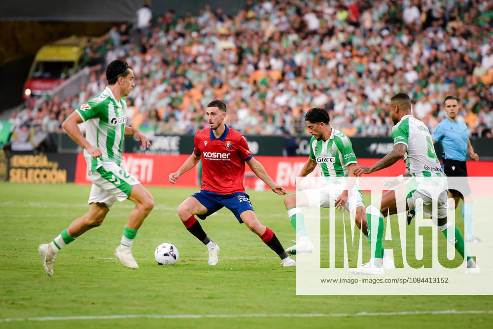 ESP LaLiga EA Sports: Real Betis vs. CA Osasuna — Raúl García of Osasuna during the LaLiga EA Sports match between Real Betis and CA Osasuna, played at Benito Villamarín Stadium in Seville on October 11, 2026, in Spain. Spanish Soccer