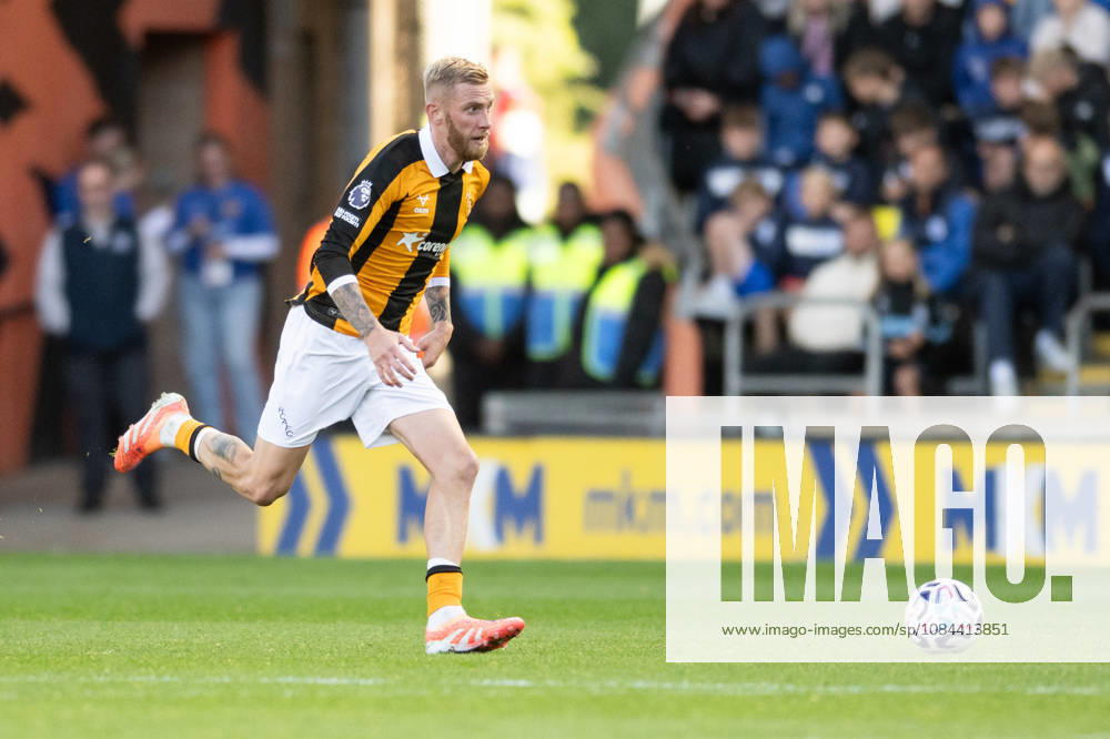 Hull City v Everton Premier League Oliver McBurnie of Hull City during the Premier League match between Hull City and Everton at the MKM Stadium, Hull. 11 10 2026 UK Newspapers OUT