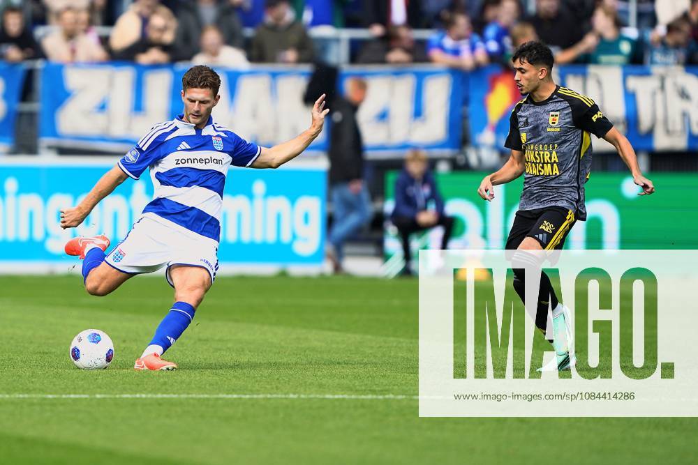 2026-10-11 VriendenLoterij Eredivisie: PEC Zwolle v SC Cambuur ZWOLLE, NETHERLANDS - OCTOBER 11: Olivier Aertssen of PEC Zwolle and Ilyes Hamache of SC Cambuur during the VriendenLoterij Eredivisie match between PEC Zwolle and SC Cambuur at Mac3Park Stadion on October 11, 2026 in Zwolle, Netherlands. Zwolle Mac3Park Stadion Netherlands Content not available for redistribution in The Netherlands directly or indirectly through any third parties.