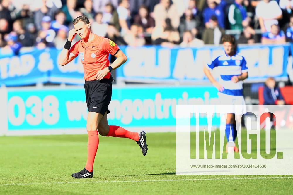 2026-10-11 VriendenLoterij Eredivisie: PEC Zwolle v SC Cambuur ZWOLLE, NETHERLANDS - OCTOBER 11: Sander van der Eijk during the VriendenLoterij Eredivisie match between PEC Zwolle and SC Cambuur at Mac3Park Stadion on October 11, 2026 in Zwolle, Netherlands. Zwolle Mac3Park Stadion Netherlands Content not available for redistribution in The Netherlands directly or indirectly through any third parties.