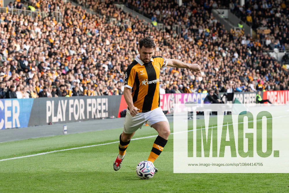 Hull City v Everton Premier League Lewis Coyle of Hull City during the Premier League match between Hull City and Everton at the MKM Stadium, Hull. 11 10 2026 UK Newspapers OUT