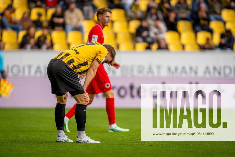 Mika Schroers, Alemannia Aachen, 27, disappointed after conceding a goal; TSV Alemannia Aachen vs. FC Viktoria Cologne, soccer, 3rd Division, Matchday 8, 2026–2027 season, October 11, 2026 DFB regulations prohibit any use of photographs as image sequences and or quasi-video TSV Alemannia Aachen vs. FC Viktoria Cologne, soccer, 3rd Division, Matchday 8, 2026–2027 Season, October 11, 2026, Aachen