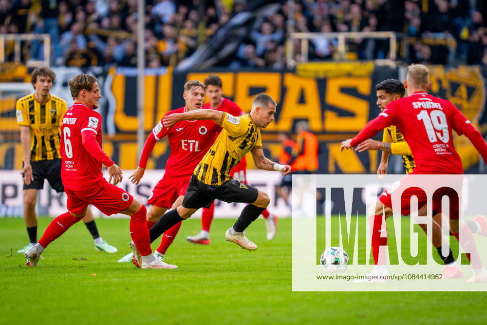 Georg Ermolaev, Alemannia Aachen, age 20, battling for the ball in the match between TSV Alemannia Aachen and FC Viktoria Cologne, soccer, 3rd Division, Matchday 8, 2026–2027 season, October 11, 2026 DFB regulations prohibit any use of photographs as image sequences and or quasi-video TSV Alemannia Aachen vs. FC Viktoria Cologne, soccer, 3rd Division, Matchday 8, 2026–2027 Season, October 11, 2026, Aachen