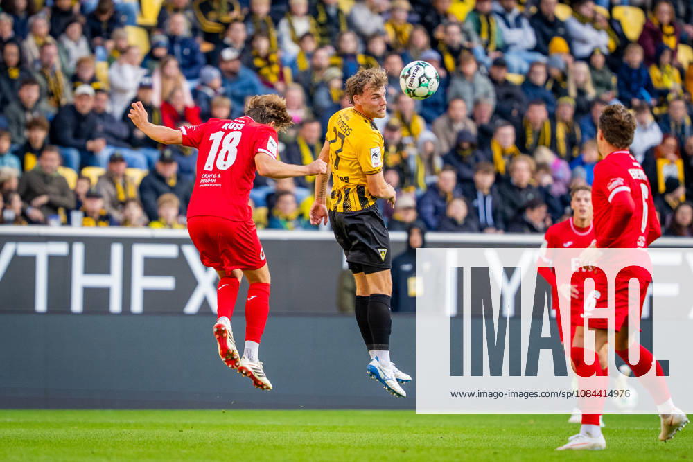 Tim Kloss, FC Viktoria Cologne, 18, and Mika Schroers, Alemannia Aachen, 27; TSV Alemannia Aachen vs. FC Viktoria Cologne, soccer, 3rd Division, Matchday 8, 2026–2027 season, October 11, 2026 DFB regulations prohibit any use of photographs as image sequences and or quasi-video TSV Alemannia Aachen vs. FC Viktoria Cologne, soccer, 3rd Division, Matchday 8, 2026–2027 season, October 11, 2026, Aachen