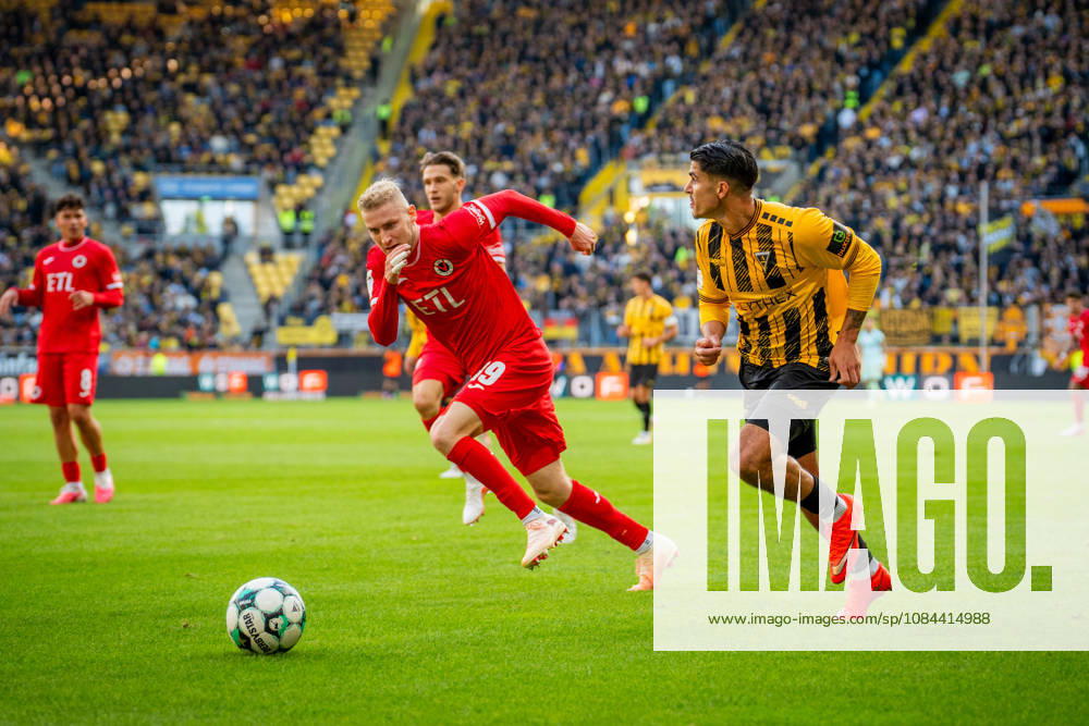 Fabio Torsiello (Alemannia Aachen, 17) vs. Meiko Sponsel (FC Viktoria Cologne, 19) TSV Alemannia Aachen vs. FC Viktoria Cologne, Soccer, 3rd Division, Matchday 8, 2026–2027 Season, October 11, 2026 DFB regulations prohibit any use of photographs as image sequences and or quasi-video TSV Alemannia Aachen vs. FC Viktoria Cologne, soccer, 3. Liga, Matchday 8, 2026–2027 season, October 11, 2026, Aachen