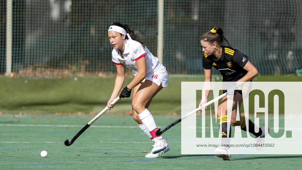 From left: Antonia Landgrebe TSVMH, 16, Isabel von Gersum HTHC, 55, one-on-one, game play, duel, tackle, tackling, dynamics, action, 11 10 2026, Mannheim, Germany, hockey, 1st Bundesliga, women’s, TSV Mannheim Harvestehuder THC