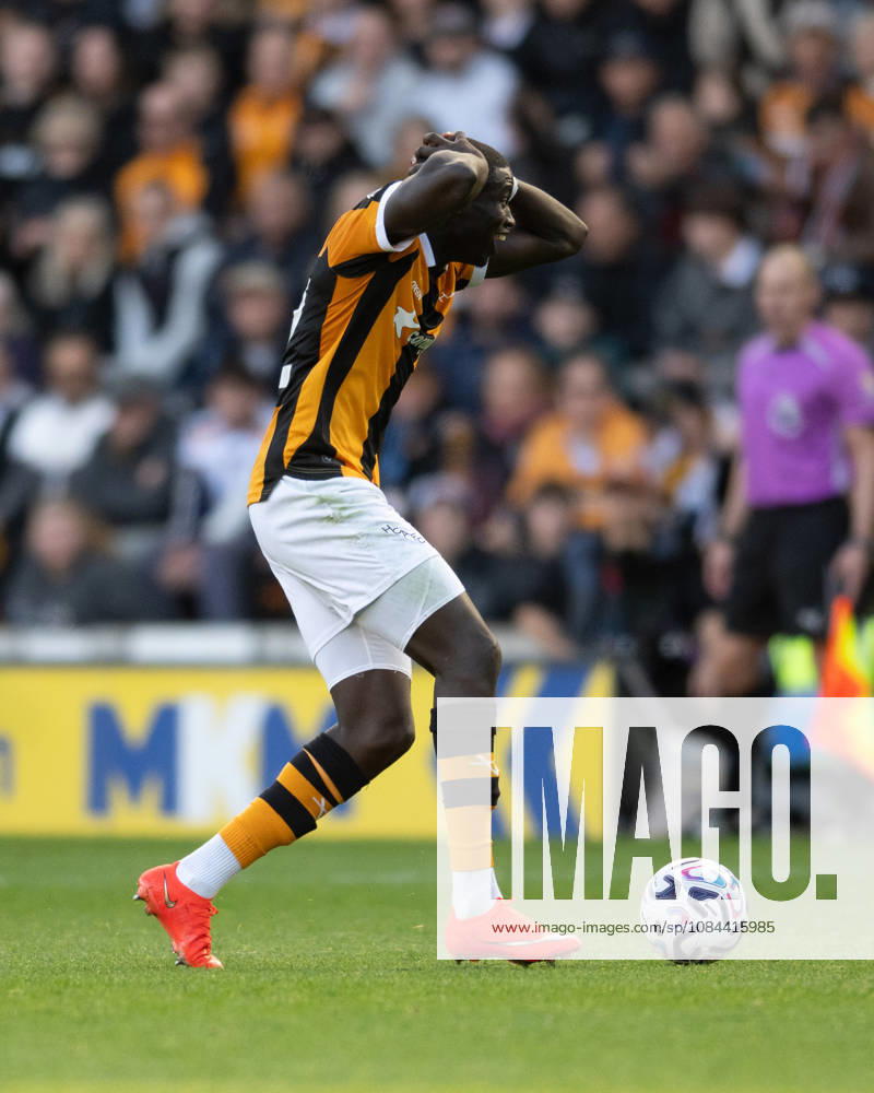 Hull City v Everton Premier League Nobel Mendy of Hull City appears frustrated by the referees decision during the Premier League match between Hull City and Everton at the MKM Stadium, Hull. 11 10 2026 UK Newspapers OUT