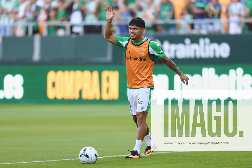 Real Betis and CA Osasuna - LaLiga EA Sports SEVILLA, SPAIN - OCTOBER 11: Cucho Hernandez of Real Betis warms up prior the LaLiga EA Sports 2026 27 match between Real Betis and CA Osasuna at La Cartuja Stadium on October 11, 2026 in Sevilla, Spain. (Photo by Rafael Roman Photo Players Images Magara Press) Sevilla La Cartuja Stadium Spain