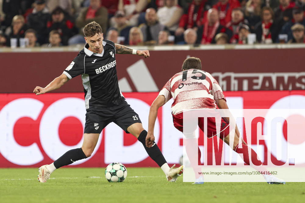 Tim Heike of SC Verl and Tim Oberdorf of Fortuna Düsseldorf in a tackle during the 3. Liga match between Fortuna Düsseldorf and SC Verl at the Merkur Spiel Arena on October 11, 2026, in Düsseldorf, Germany. Photo by Oliver Kaelke, DeFodi Images. Tim Heike of SC Verl and Tim Oberdorf of Fortuna Düsseldorf battle for the ball during the 3. Liga match between Fortuna Düsseldorf and SC Verl at Merkur Spiel Arena on October 11, 2026 in Düsseldorf, Germany. Photo by Oliver Kaelke, DeFodi Images. DFB and DFL regulations prohibit any use of photographs as image sequences and or quasi-video. Photo by Oliver Kaelke, DeFodi Images.