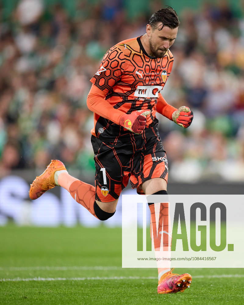 Stole Dimitrievski of Valencia CF reacts during the LaLiga EA Sports match between Real Racing Club de Santander and Valencia CF at Campos de de El Sardinero on October 11, 2026, in Santander, Spain. Santander Spain - ZUMAa181 20261011_zaa_a181_348
