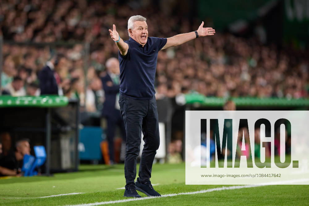 Javier Aguirre head coach of Valencia CF reacts during the LaLiga EA Sports match between Real Racing Club de Santander and Valencia CF at Campos de de El Sardinero on October 11, 2026, in Santander, Spain. Santander Spain - ZUMAa181 20261011_zaa_a181_367