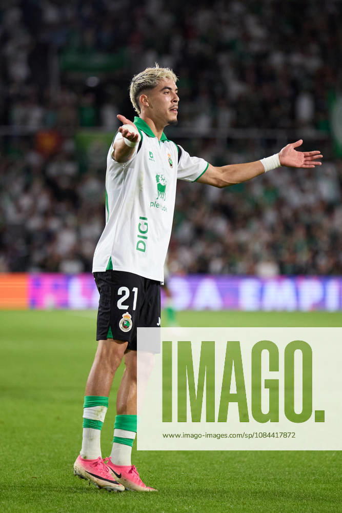 Yassir Zabiri of Real Racing Club de Santander celebrates after scoring the team s first goal during the LaLiga EA Sports match between Real Racing Club de Santander and Valencia CF at Campos de de El Sardinero on October 11, 2026, in Santander, Spain. Real Racing Club De Santander V Valencia CF - LaLiga EA Sports - ZUMAa181 20261011_zaa_a181_357