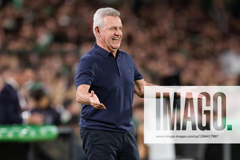 Javier Aguirre head coach of Valencia CF reacts during the LaLiga EA Sports match between Real Racing Club de Santander and Valencia CF at Campos de de El Sardinero on October 11, 2026, in Santander, Spain. Real Racing Club De Santander V Valencia CF - LaLiga EA Sports - ZUMAa181 20261011_zaa_a181_366