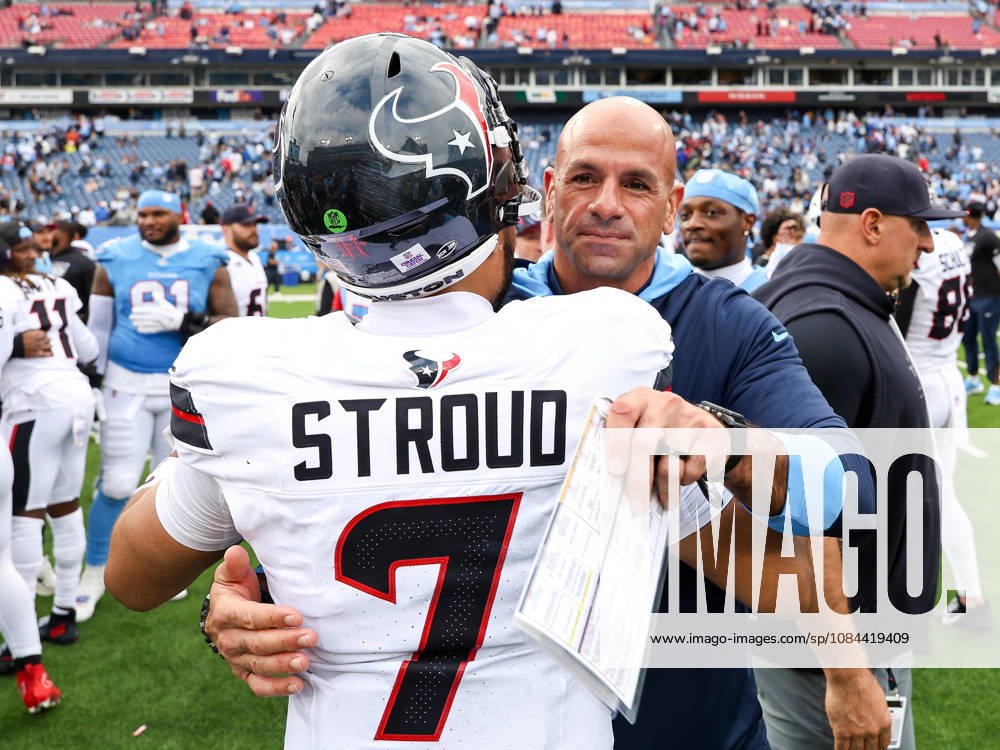 Oct 11, 2026; Nashville, TN, USA; Tennessee Titans head coach Robert Saleh embraces Houston Texans quarterback C.J. Stroud (7) on the field following the NFL, American Football Herren, USA regular season game between the Houston Texans and Tennessee Titans at Nissan Stadium. Mandatory Credit: -Cal Media NFL 2026: Texans Vs Titans OCT 11 - ZUMAc04_ 20261011_zma_c04_070