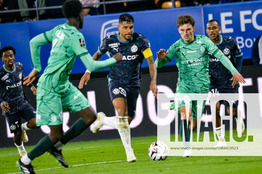 Emerson (OM) Lucas Maronnier (ESTAC Troyes)