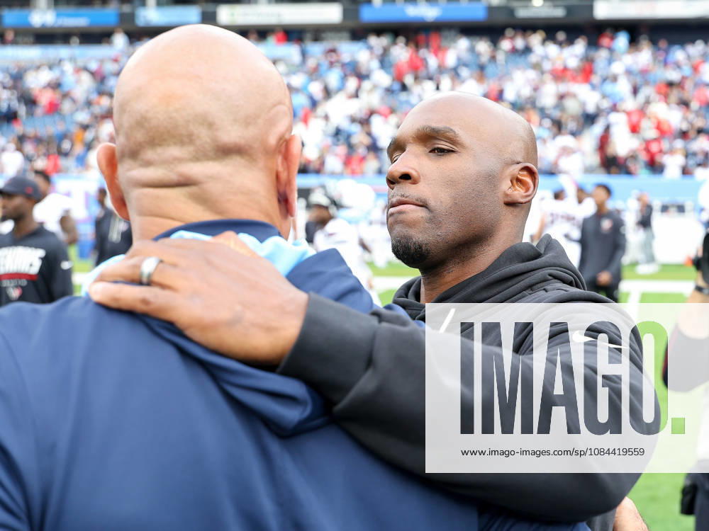 Oct 11, 2026; Nashville, TN, USA; Houston Texans head coach DeMeco Ryans greets Tennessee Titans head coach Robert Saleh at midfield after the NFL, American Football Herren, USA regular season game between the Houston Texans and Tennessee Titans at Nissan Stadium. Mandatory Credit: -Cal Media Nashville USA - ZUMAc04_ 20261011_zma_c04_080