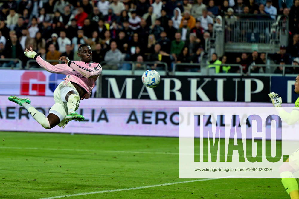 Juventus s Randal Kolo Muani in action during the Serie A soccer match between Cagliari Calcio and Juventus at the Unipol Domus in Cagliari, Sardinia - Sunday 11th october 2026. - Soccer