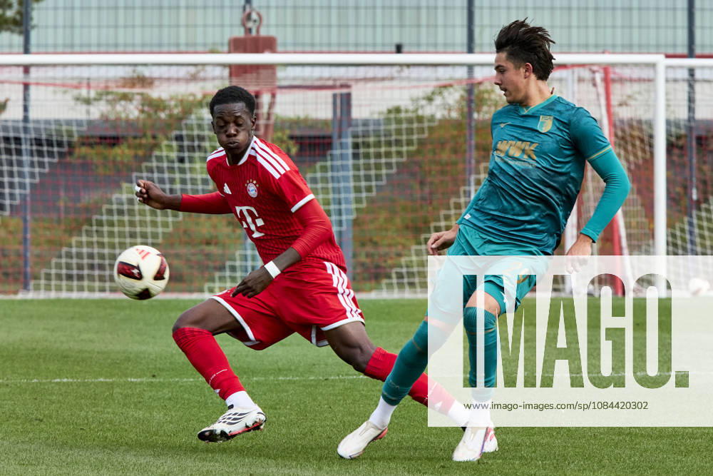 B-Junior Bundesliga DFB Youth League, FC Bayern Munich U17 vs. FC Augsburg U17, Munich FC Bayern, Munich FC Bayern U17, Augsburg FC, Augsburg FC U17, October 11, 2026, at FC Bayern Campus in Munich; NDUKA Cephas Joyce, FC Bayern Munich U17 center back No. 5 (FCB5); KÖSLER Maximilian, FC Augsburg U17 defender No. 29 (FCA29); sportworld, FC Bayern Campus, Munich, Bavaria, Germany
