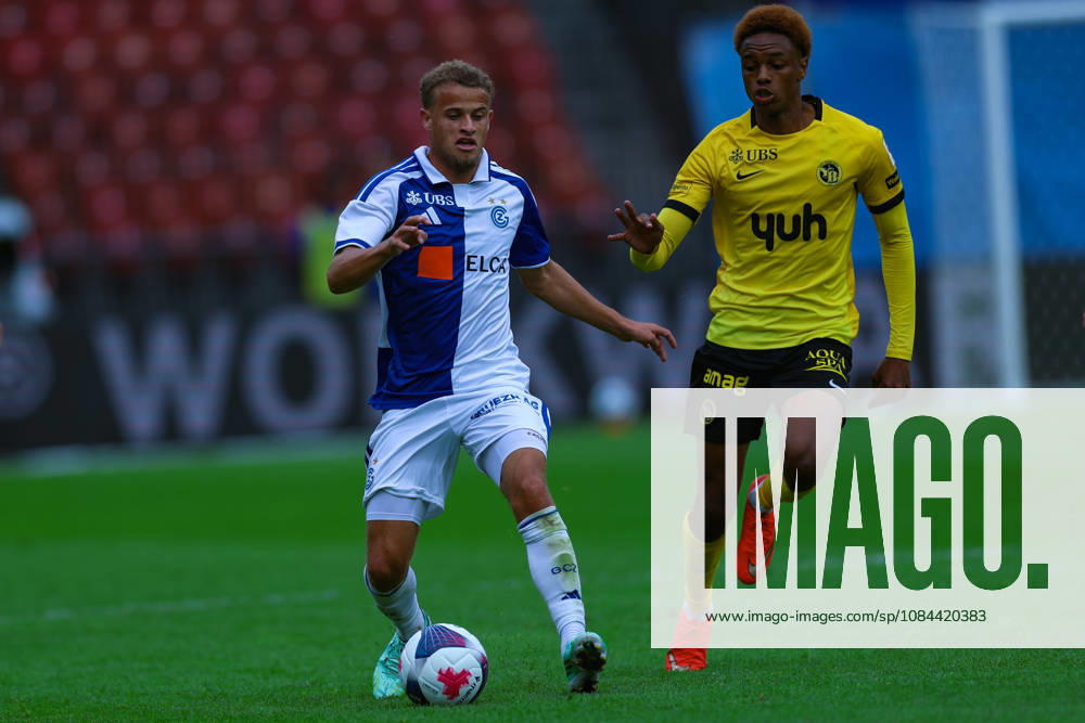 GC Zurich vs. BSC Young Boys, Brack Super League, October 11, 2026: Kenzo Goudmijn (24), Grasshopper Club Zurich, on the left in a footrace with Alvyn Sanches (10), BSC Young Boys in the Brack Super League match between Grasshopper Club Zurich (GCZ) and BSC Young Boys (YB) on October 11, 2026, at Letzigrund Stadium in Zurich, Switzerland Zurich Letzigrund Stadium Zurich Switzerland