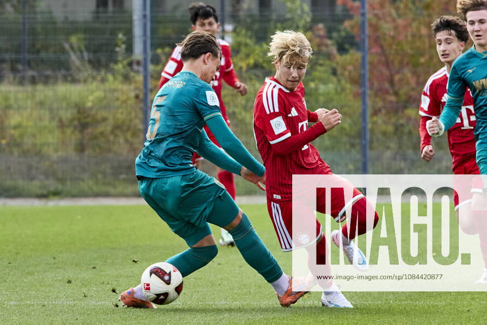 B-Junior Bundesliga DFB Youth League, FC Bayern Munich U17 vs. FC Augsburg U17, Munich FC Bayern, Munich FC Bayern U17, Augsburg FC, Augsburg FC U17, October 11, 2026, at the FC Bayern Campus in Munich; MAHR Maximilian, FC Bayern Munich U17, Central Midfielder No. 14, FCB14, MATZ Maximilian, FC Augsburg U17, Center Back No. 5, FCA5, sportworld, Munich, FC Bayern Campus, Bavaria, Germany