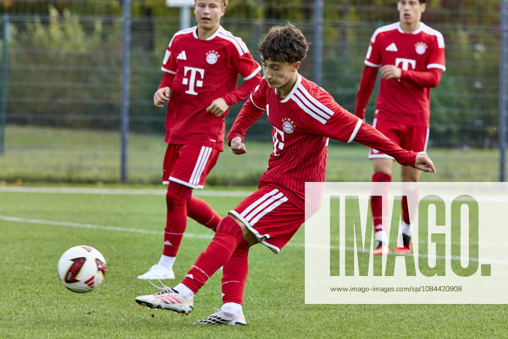 B-Junior Bundesliga DFB Youth League, FC Bayern Munich U17 vs. FC Augsburg U17, Munich FC Bayern, Munich FC Bayern U17, Augsburg FC, Augsburg FC U17, October 11, 2026, at the FC Bayern Campus in Munich, ETÜZ Atakan, FC Bayern Munich U17, Left Defender No. 3, FCB3, sportworld, Munich FC Bayern Campus, Bavaria, Germany