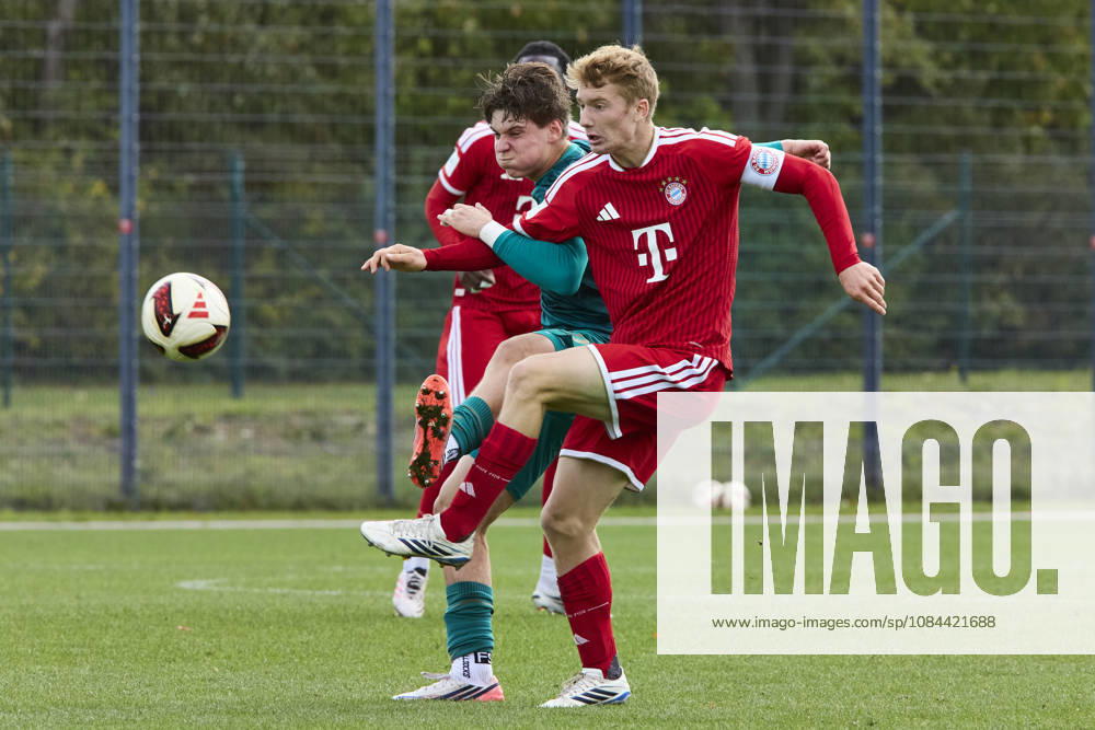 B Juniors Bundesliga DFB Youth League, FC Bayern Munich U17 vs. FC Augsburg U17, Munich FC Bayern, Munich FC Bayern U17, Augsburg FC, Augsburg FC U17, October 11, 2026, at FC Bayern Campus in Munich; Tim Schrey, FC Bayern Munich U17 center back No. 4 (FCB4); Bojan Georgiev, FC Augsburg U17 forward No. 20 (FCA20); Sportworld, FC Bayern Campus, Munich, Bayern, Germany