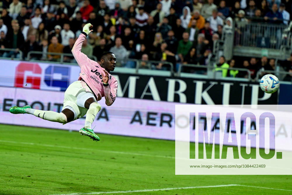 Juventus s Randal Kolo Muani in action during the Serie A soccer match between Cagliari Calcio and Juventus at the Unipol Domus in Cagliari, Sardinia - Sunday 11th october 2026. - Soccer