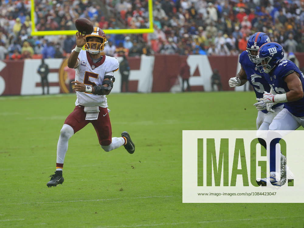 Washington Commanders QB 5 Jayden Daniels throws the football away as he runs to the sideline during the Washington Commanders game against the New York Giants at Northwest Stadium in Landover, MD. CSM Landover United States of America - ZUMAc04_ 20261011_zma_c04_062