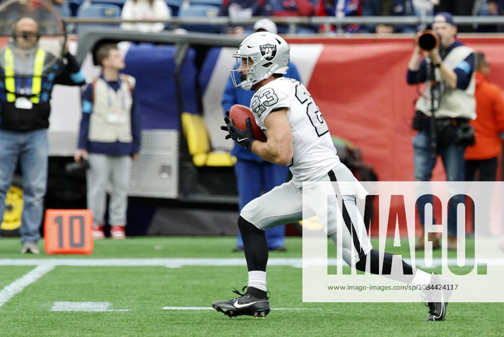 FOXBOROUGH, MA - OCTOBER 11: Dylan Laube 23 of the Las Vegas Raiders returns a kick during a game between the New England Patriots and the Las Vegas Raiders on October 11, 2026, at Gillette Stadium in Foxborough, Massachusetts. (Photo by Fred Kfoury III Icon Sportswire) NFL, American Football Herren, USA OCT 11 Raiders at Patriots Icon482261011026