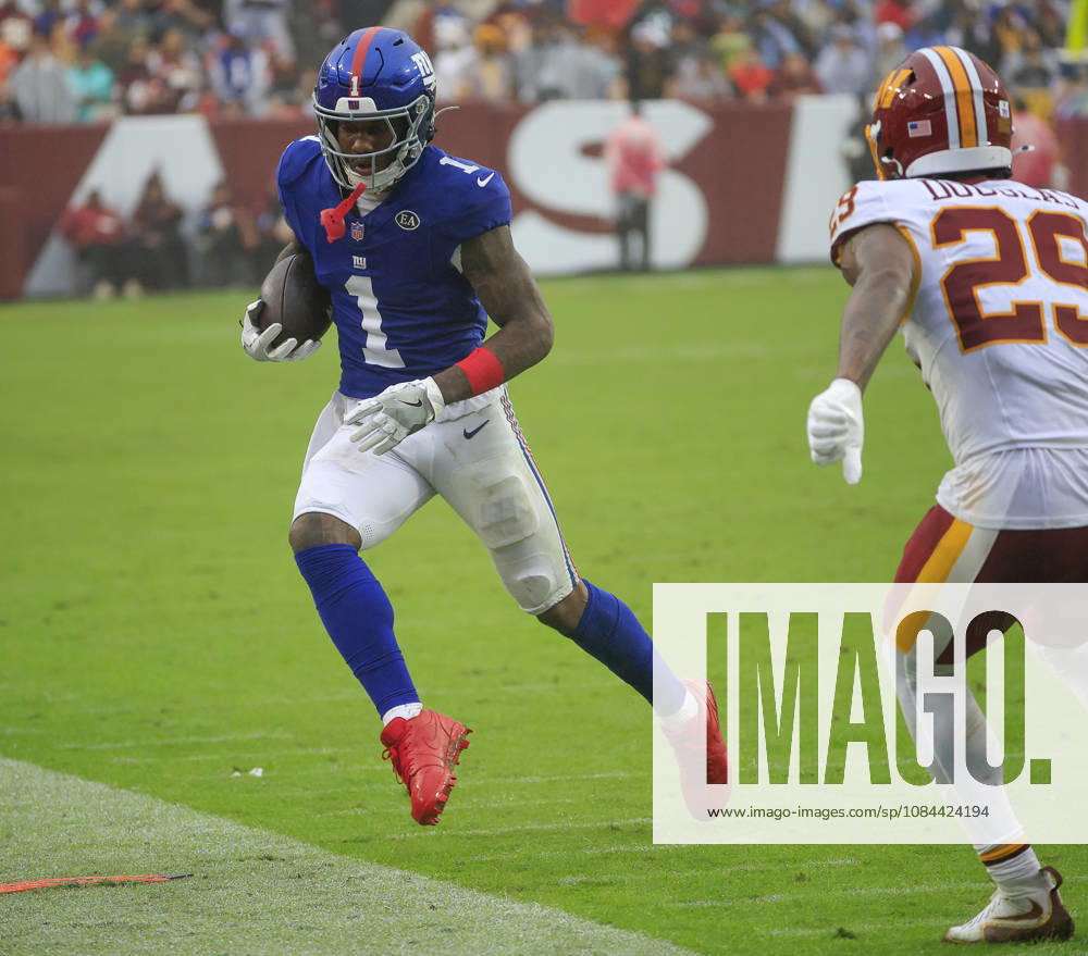 New York Giants WR 1 Malik Nabers steps out of bounds in front of Washington Commanders CB 29 Rasul Douglas during the Washington Commanders game against the New York Giants at Northwest Stadium in Landover, MD. CSM Landover United States of America - ZUMAc04_ 20261011_zma_c04_110