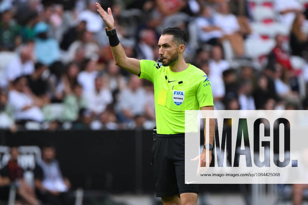 Referee JÃ rÃ mie Pignard during the Ligue 1 McDonalds match between OGC Nice and Racing Club de Strasbourg Alsace on October 11, 2026 at the Allianz Riviera Stadium in Nice.