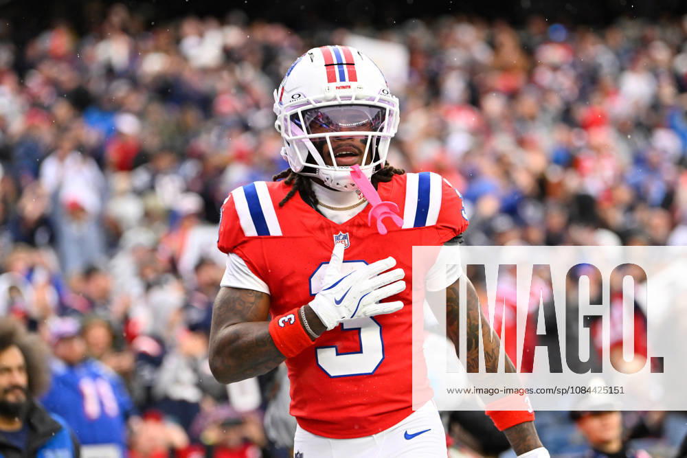 Oct 11, 2026; Foxborough, MA, USA;New England Patriots wide receiver DeMario Douglas (3) reacts to his touchdown against the Las Vegas Raiders during the second half at Gillette Stadium. Mandatory Credit: -Cal Media NFL, American Football Herren, USA 2026: Raiders Vs Patriots OCT 11 - ZUMAc04_ 20261011_zma_c04_151