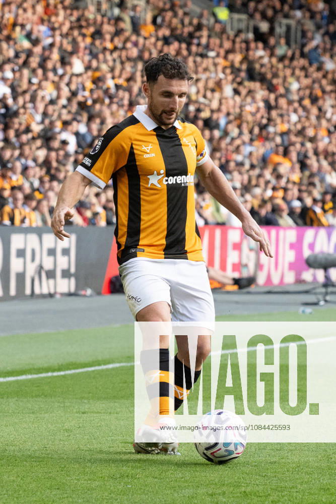 Hull City v Everton Premier League Lewis Coyle of Hull City during the Premier League match between Hull City and Everton at the MKM Stadium, Hull. 11 10 2026 UK Newspapers OUT