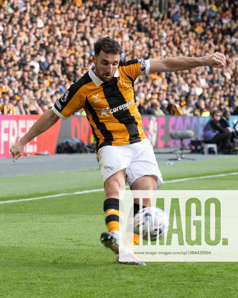 Hull City v Everton Premier League Lewis Coyle of Hull City during the Premier League match between Hull City and Everton at the MKM Stadium, Hull. 11 10 2026 UK Newspapers OUT
