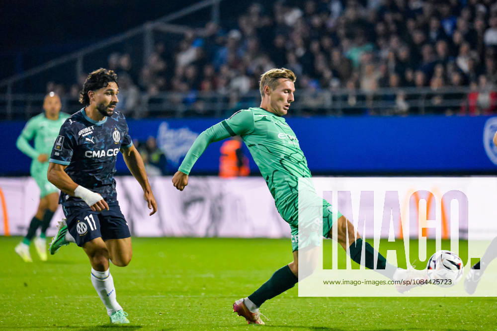 Alexandre Philiponeau (ESTAC Troyes) Neal Maupay (OM)