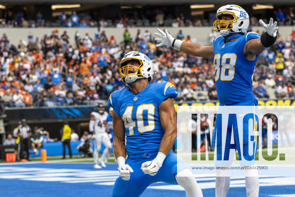 Los Angeles Chargers safety Kendall Williamson (40) celebrates after scoring a touchdown against Denver Broncos during an NFL, American Football Herren, USA football game, in Inglewood, Calif. on Sunday Oct. 11, 2026. NHL, Eishockey Herren, USA 2026: LA Chargers Vs Denver Broncos - ZUMAc68_ 20261011_zaf_c68_016