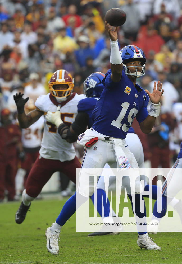 New York Giants QB 19 Jameis Winston throws a pass during the Washington Commanders game against the New York Giants at Northwest Stadium in Landover, MD. CSM NFL, American Football Herren, USA 2026: Washington Commanders Vs New York Giants OCT 11 - ZUMAc04_ 20261011_zma_c04_179