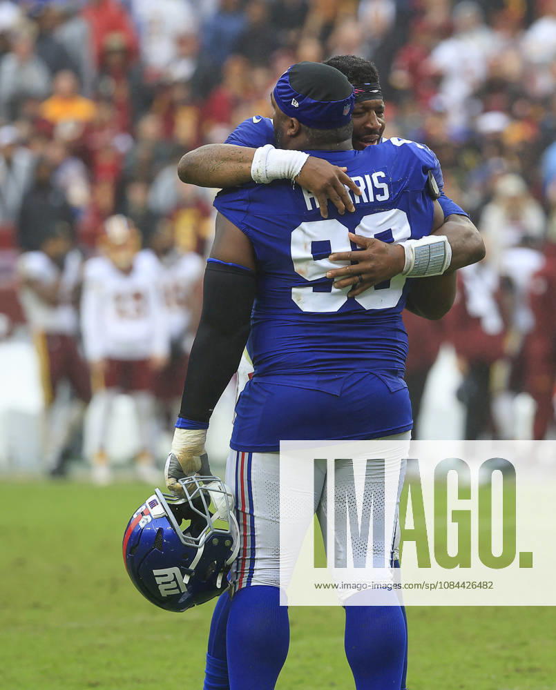 New York Giants QB 19 Jameis Winston hugs New York Giants DE 93 Shelby Harris after the Washington Commanders game against the New York Giants at Northwest Stadium in Landover, MD. CSM NFL, American Football Herren, USA 2026: Washington Commanders Vs New York Giants OCT 11 - ZUMAc04_ 20261011_zma_c04_189