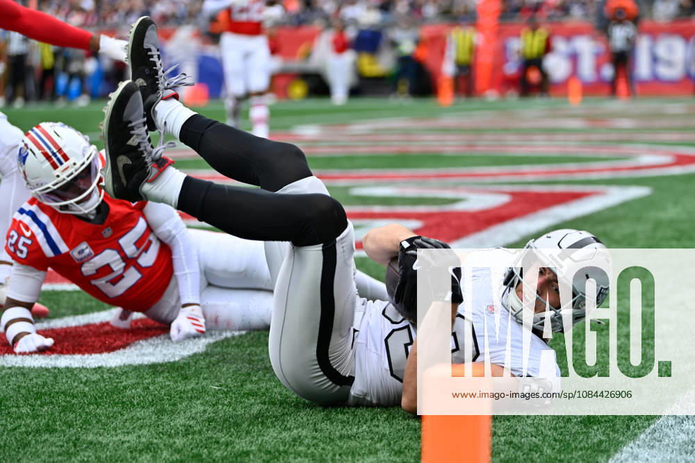 Oct 11, 2026; Foxborough, MA, USA; Las Vegas Raiders tight end Brock Bowers (89) makes a catch for a touchdown against the New England Patriots during the first half at Gillette Stadium. Mandatory Credit: -Cal Media Foxborough USA - ZUMAc04_ 20261011_zma_c04_144