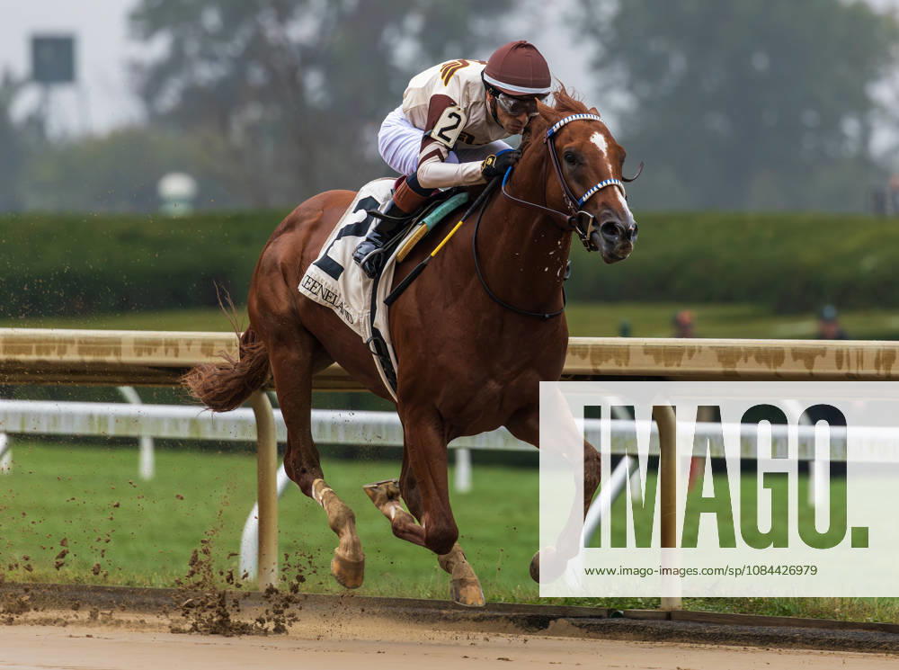 Fleetfoot Mac (2) ridden by Emmanuel Esquivel wins a maiden on Franklin Stakes Day on October 11, 2026. Candice Chavez Eclipse Sportswire CSM HORSE RACING 2026: Franklin Stakes Day Keeneland OCT 11 - ZUMAcs17 20261011_faf_cs17_019