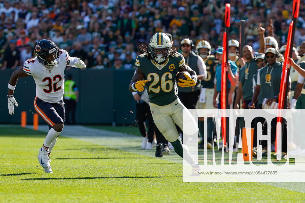Oct 11, 2026; Green Bay, WI, USA; Green Bay Packers running back Kaleb Johnson (26) running the ball during NFL, American Football Herren, USA game action against the Chicago Bears at Lambeau Field. Mandatory Credit: -Cal Media NFL 2026: Bears Vs Packers OCT 11 - ZUMAc04_ 20261011_zma_c04_245