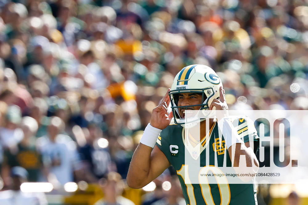Oct 11, 2026; Green Bay, WI, USA; Green Bay Packers quarterback Jordan Love (10) during NFL, American Football Herren, USA game action against the Chicago Bears at Lambeau Field. Mandatory Credit: -Cal Media Green Bay USA - ZUMAc04_ 20261011_zma_c04_280