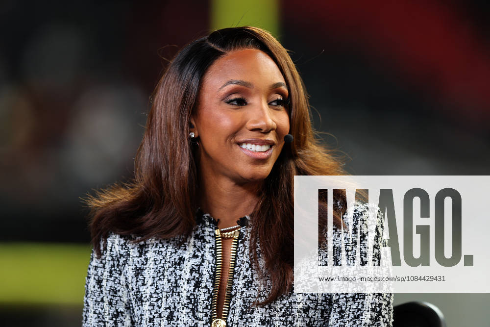 ATLANTA, GA - OCTOBER 11: Broadcaster Maria Taylor before the Sunday evening NFL, American Football Herren, USA game between the Atlanta Falcons and the Baltimore Ravens on October 11, 2026 at the Mercedes-Benz Stadium in Atlanta, Georgia. (Photo by David J. Griffin Icon Sportswire) NFL: OCT 11 Ravens at Falcons Icon9532610118