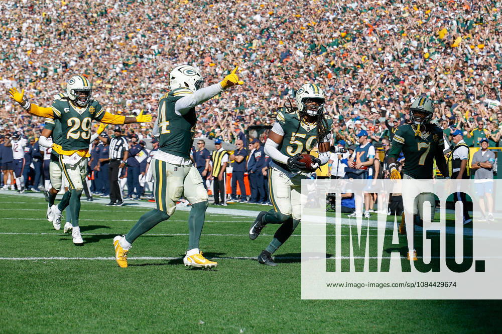 Oct 11, 2026; Green Bay, WI, USA; Green Bay Packers linebacker Ty ron Hopper (59) celebrates his interception during NFL, American Football Herren, USA game action against the Chicago Bears at Lambeau Field. Mandatory Credit: -Cal Media Green Bay USA - ZUMAc04_ 20261011_zma_c04_252