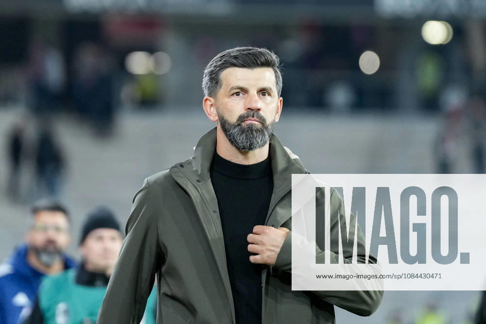 Miron Muslic, FC Schalke 04, Head Coach, Germany, Soccer, Bundesliga 1, Matchday 5, 2026–2027, SC Freiburg vs. FC Schalke 04, October 11, 2026, Europa-Park Stadium, Freiburg, Freiburg, Europa-Park Stadium, Baden-Württemberg, Germany
