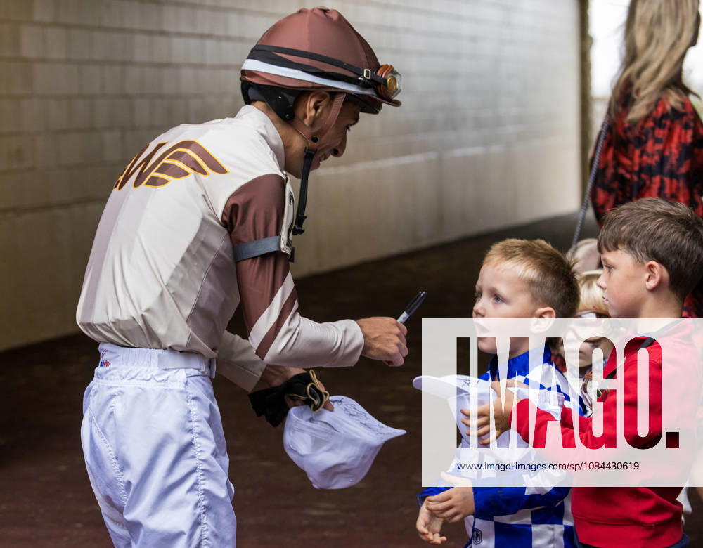 HORSE RACING 2026: Franklin Stakes Day Keeneland OCT 11 October 11, 2026, Lexington, Ky, USA: Jockey Emmanuel Esquivel with a group of young fans on Franklin Stakes Day on October 11, 2026. Candice Chavez Eclipse Sportswire CSM(Credit Image: Â {Serial Cal Media) Lexington Ky USA