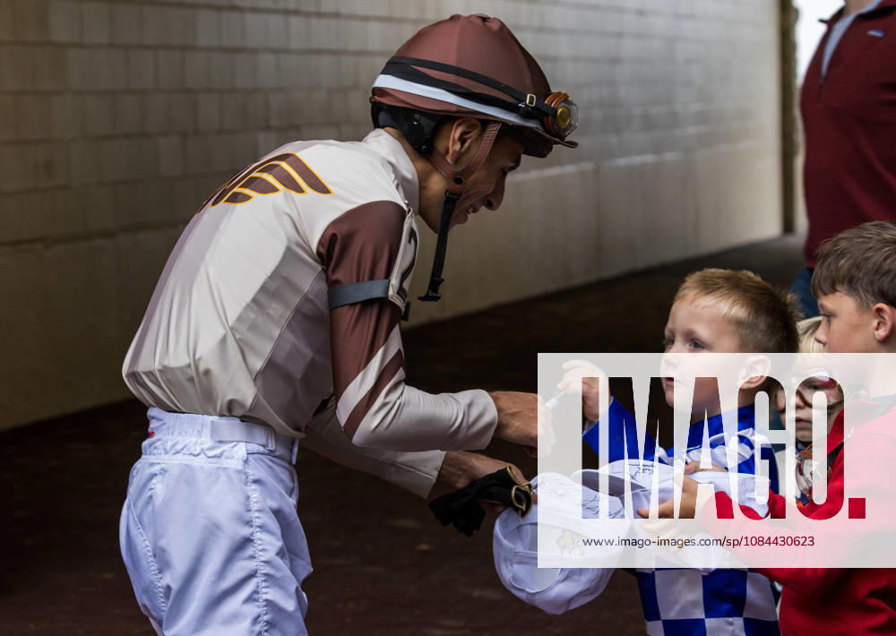 HORSE RACING 2026: Franklin Stakes Day Keeneland OCT 11 October 11, 2026, Lexington, Ky, USA: Jockey Emmanuel Esquivel with a group of young fans on Franklin Stakes Day on October 11, 2026. Candice Chavez Eclipse Sportswire CSM(Credit Image: Â {Serial Cal Media) Lexington Ky USA
