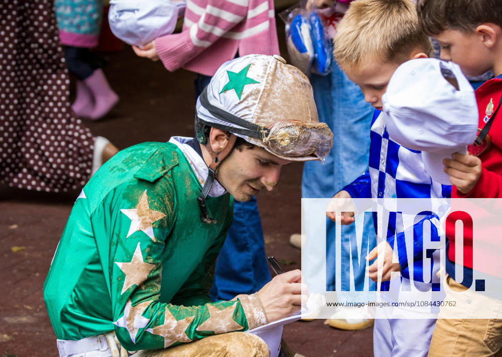 HORSE RACING 2026: Franklin Stakes Day Keeneland OCT 11 October 11, 2026, Lexington, Ky, USA: Jockey Luan Machado with a group of young fans on Franklin Stakes Day on October 11, 2026. Candice Chavez Eclipse Sportswire CSM(Credit Image: Â {Serial Cal Media) Lexington Ky USA