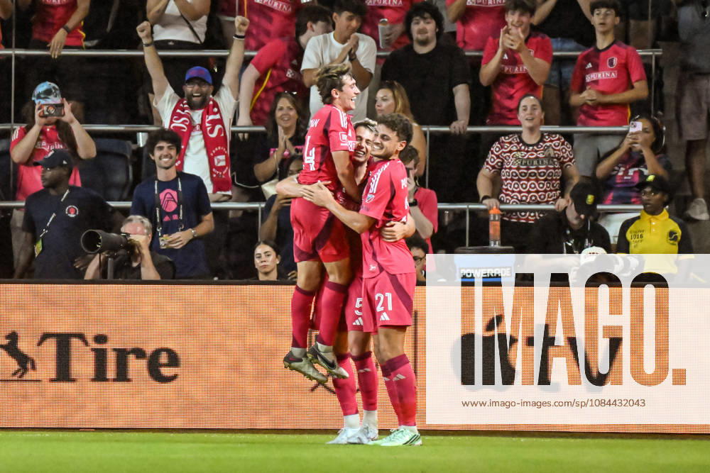 ST. LOUIS, MO - OCTOBER 11: Lukas MacNaughton (5) of the St. Louis CITY SC celebrates his goal with Dante Polvara (21) of the St. Louis CITY SC and Daniel Edelman (24) of the St. Louis CITY SC during the MLS, Fussball Herren, USA regular season match where St. Louis CITY SC hosted LA Galaxy on Sunday October 11th, 2026, at Energizer Park in St. Louis City, MO. (Photo by Rick Ulreich Icon Sportswire) SOCCER: OCT 11 MLS St. Louis CITY SC vs LA Galaxy Icon26101120